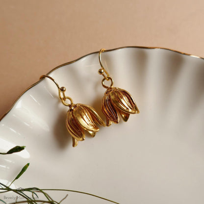 Gold Tulip Earrings Floral Dangle Earrings Botanical Drop Earrings Lightweight Flower Jewelry Elegant