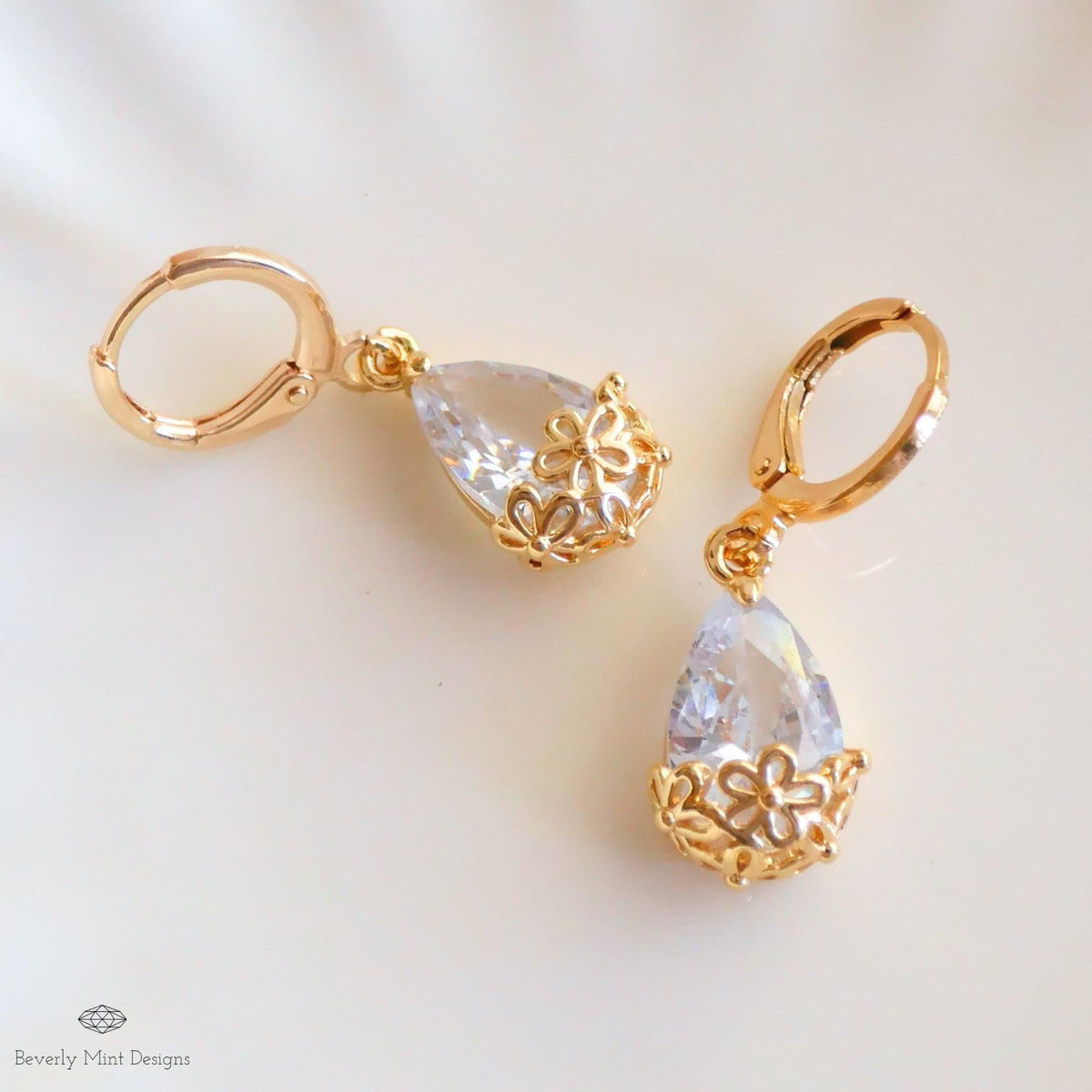 18K Gold Teardrop Dangle Earring , Cubic Zirconia Drop Earrings, Gold Dangle Earrings, Waterdrop Earrings, Sensitive Ear & Clip-On Options