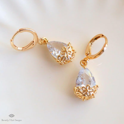 18K Gold Teardrop Dangle Earring , Cubic Zirconia Drop Earrings, Gold Dangle Earrings, Waterdrop Earrings, Sensitive Ear & Clip-On Options