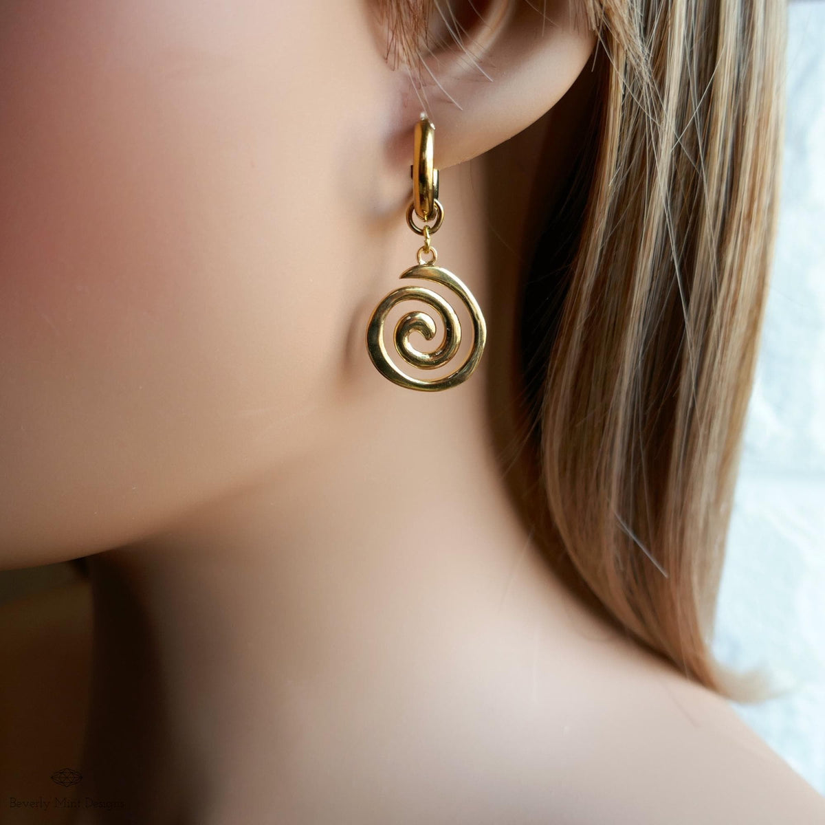Gold Spiral Hoop Earrings, Minimalist Swirl Dangles, Boho Statement Earrings, Lightweight Gold Jewelry, , Modern Earrings