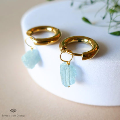 Raw Aquamarine Earrings, Green Raw Stone Earrings, 18K Gold Huggie Hoop Earrings with March Birthstone, Blue Earrings, Chakra Stone For Gift