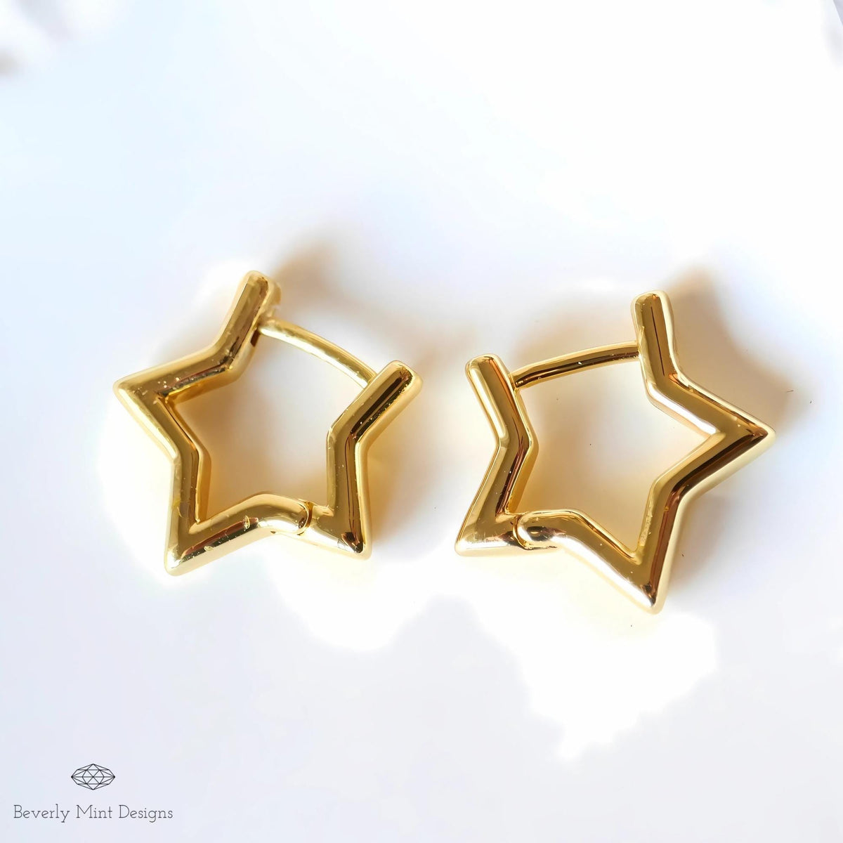 Gold Star Hoop Earrings, Minimalist Star Earrings, Chunky Gold Hoops, Celestial Jewelry, Cute Everyday Earrings, Trendy Gift for Her