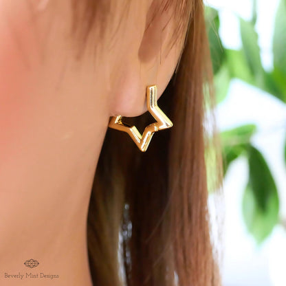 Gold Star Hoop Earrings, Minimalist Star Earrings, Chunky Gold Hoops, Celestial Jewelry, Cute Everyday Earrings, Trendy Gift for Her