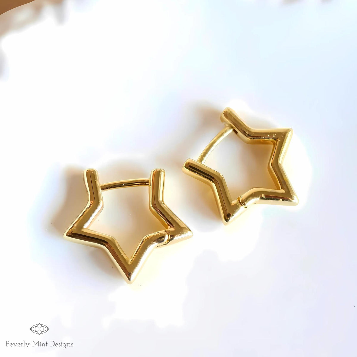 Gold Star Hoop Earrings, Minimalist Star Earrings, Chunky Gold Hoops, Celestial Jewelry, Cute Everyday Earrings, Trendy Gift for Her
